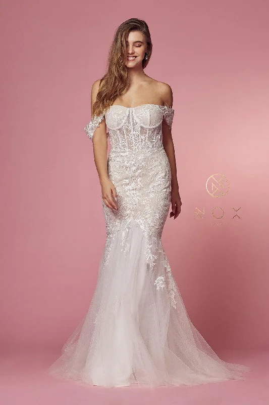 Exclusive Access Sleeveless Formal Long Wedding Gown